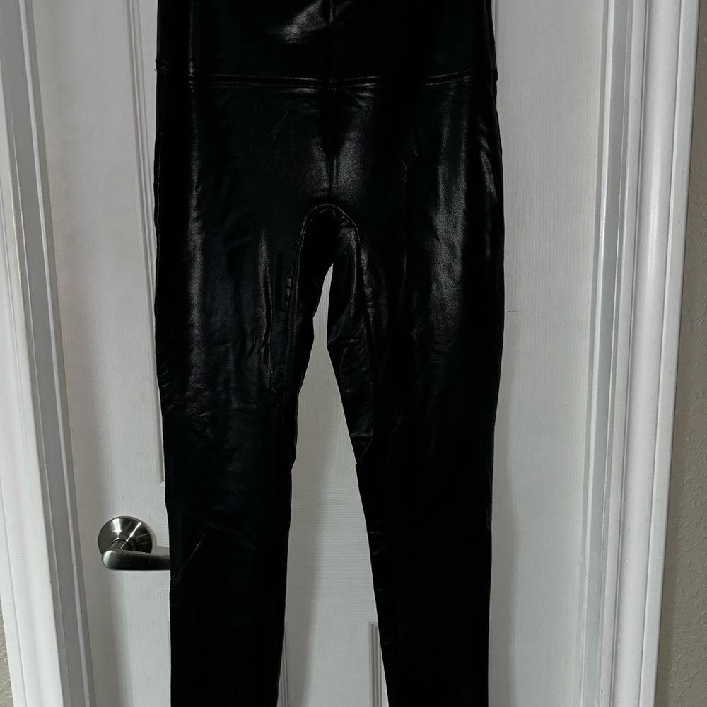 Jane and Bleecker Black Leggings